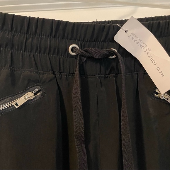 New York & Co. Cropped Joggers - Picture 4 of 5